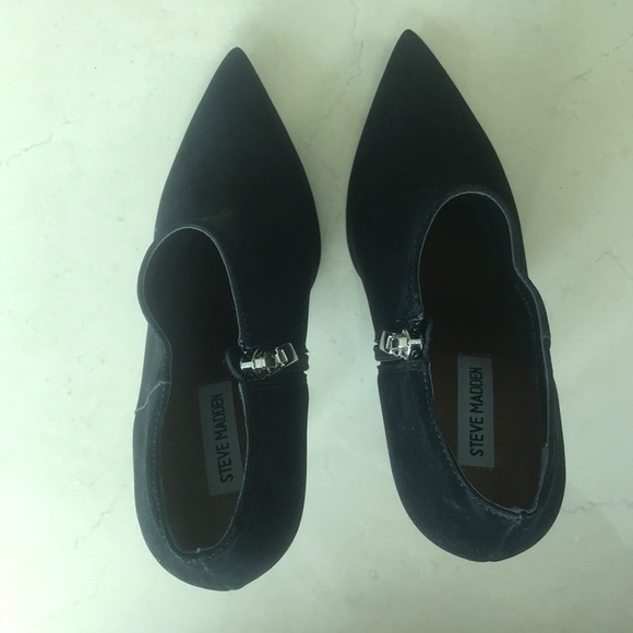 Steve Madden Size 7 Black Pointed Bootie Heels - Picture 3 of 4